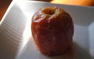 Super Easy Dessert Idea: Baked Apples