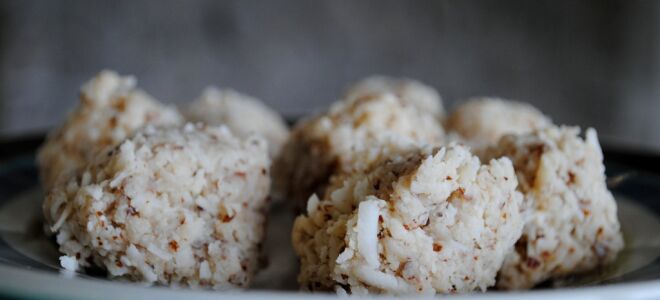 DIY No Bake Coconut Macaroons