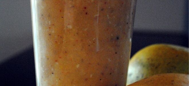 A Taste of the Tropics: Champagne Smoothie